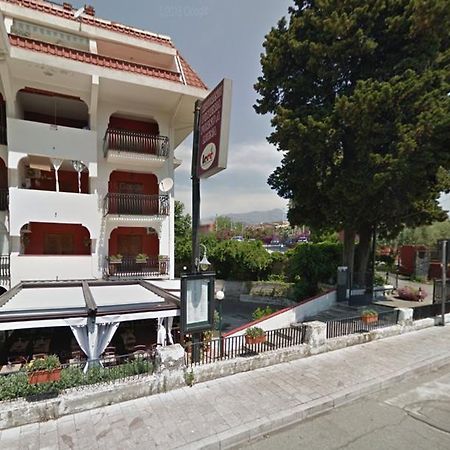 Baia Degli Dei Apartment Giardini Naxos Luaran gambar