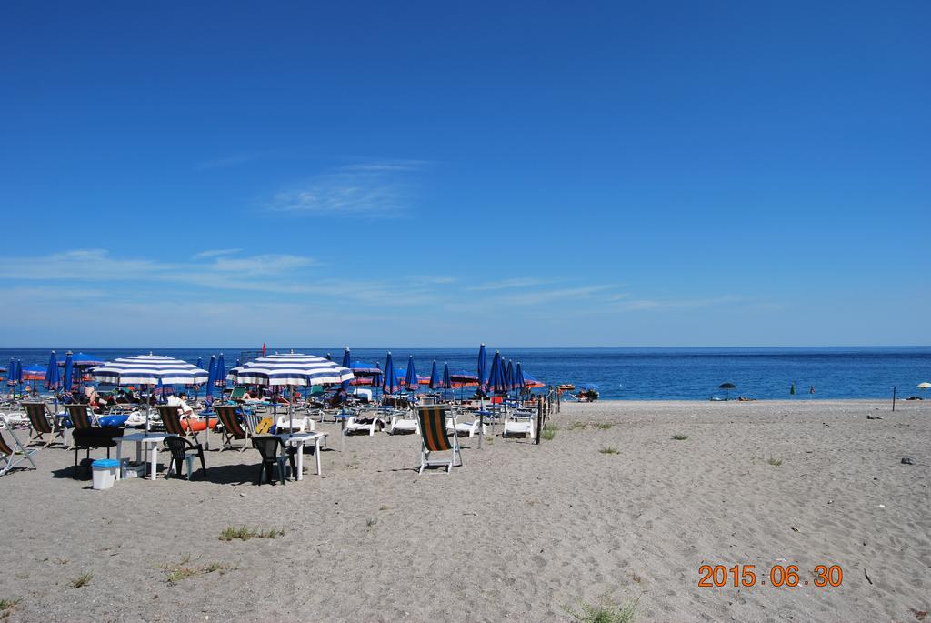 Baia Degli Dei Apartment Giardini Naxos Luaran gambar