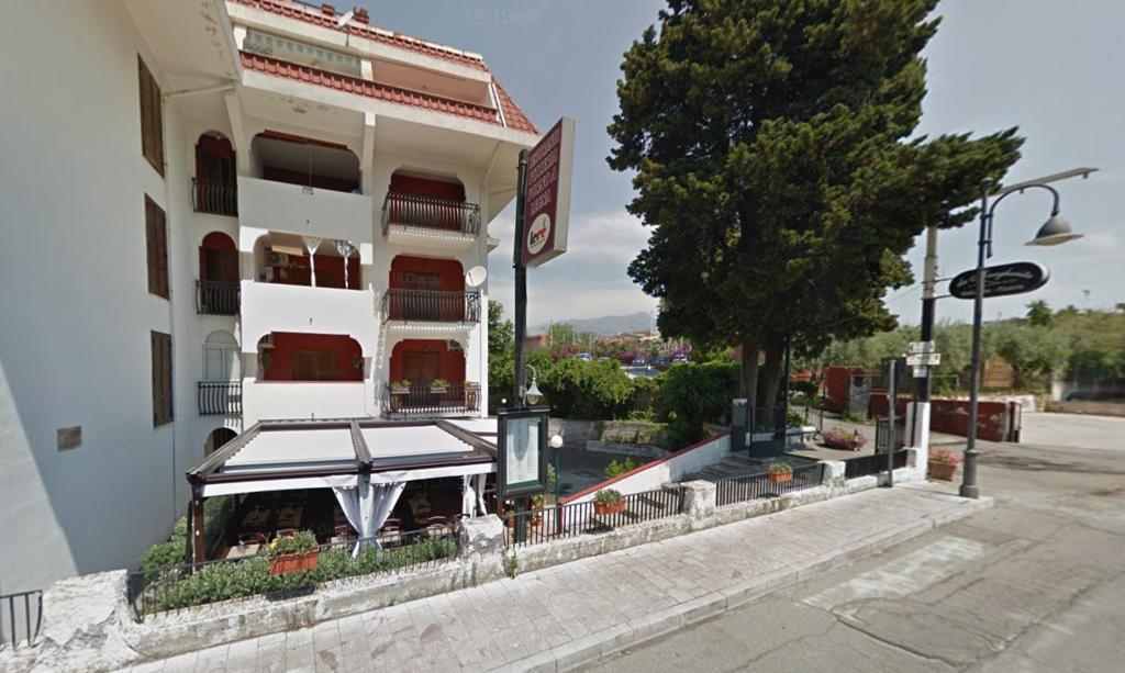 Baia Degli Dei Apartment Giardini Naxos Luaran gambar