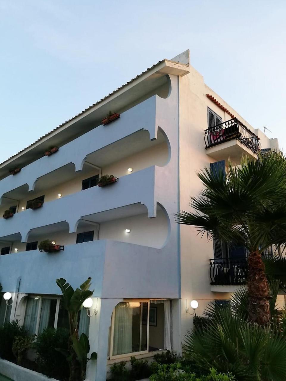 Baia Degli Dei Apartment Giardini Naxos Luaran gambar